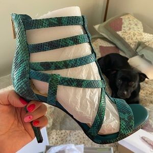 Jessica Simpson strappy green snakeskin sandals
